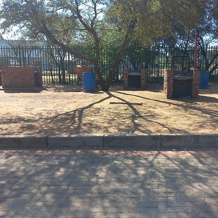 Best Overnight With Free Wifi. Modern & Private Bloemfontein Exterior photo