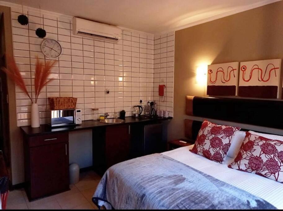 Best Overnight With Free Wifi. Modern & Private Bloemfontein Exterior photo