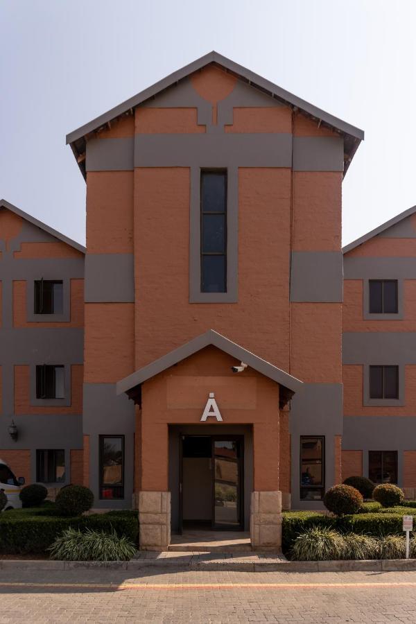 Best Overnight With Free Wifi. Modern & Private Bloemfontein Exterior photo